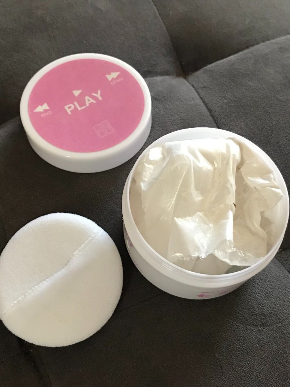 Play Body Powder - Picture 3 of 4